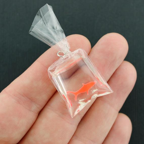 Charm 3D en résine de poisson rouge - K050