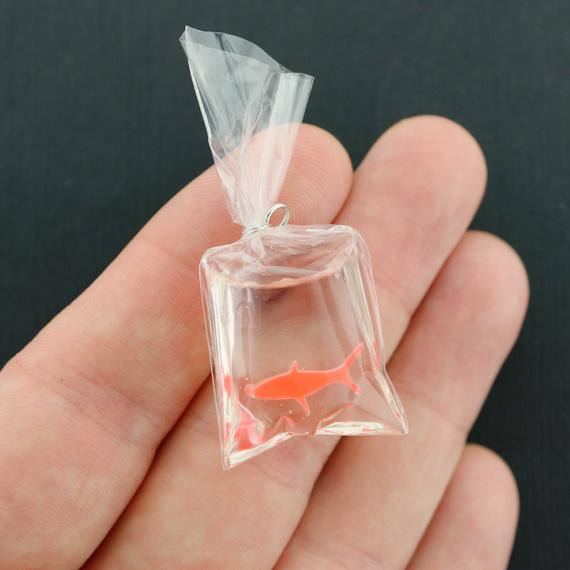 Charm 3D en résine de poisson rouge - K050