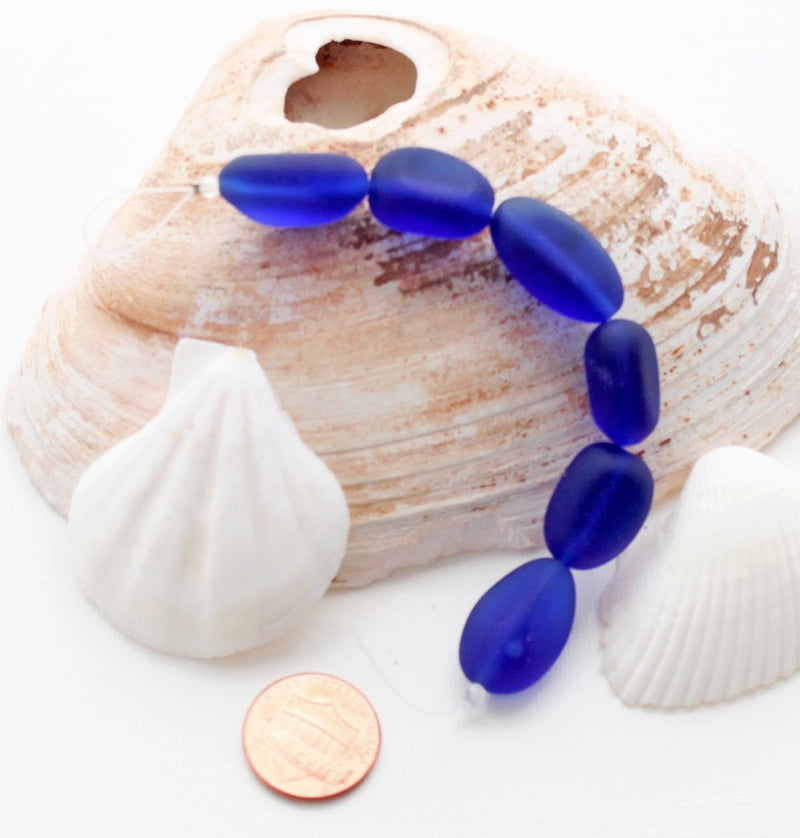Perles en verre de mer de culture pépite 18 mm x 22 mm - Bleu cobalt - 1 rang 6 perles - U097